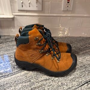 Men’s Keen Pyrenees Boots Size 8